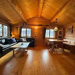 בית נופש Traditional Norwegian Log Cabin With Sauna By The Sea