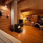 Feriehus Traditional Norwegian Log Cabin With Sauna By The Sea