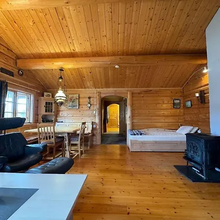 Feriehus Traditional Norwegian Log Cabin With Sauna By The Sea