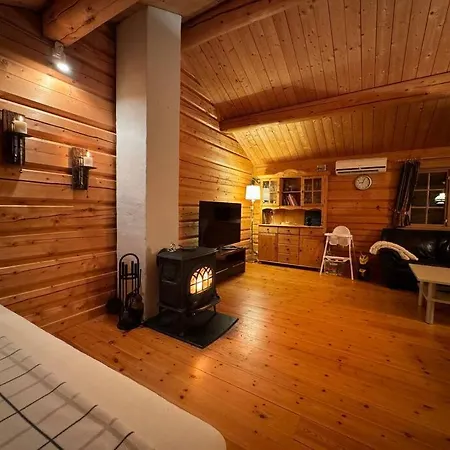 Feriehus Traditional Norwegian Log Cabin With Sauna By The Sea