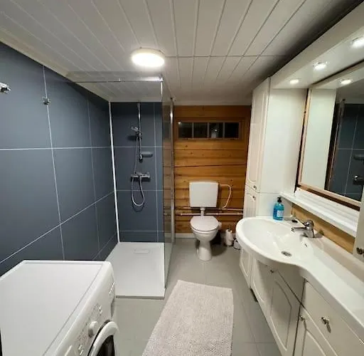 Hébergement de vacances Traditional Norwegian Log Cabin With Sauna By The Sea Tornes