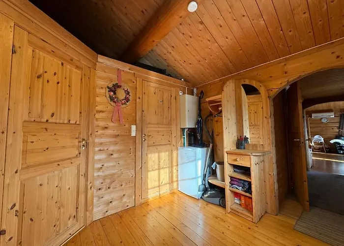 Hébergement de vacances Traditional Norwegian Log Cabin With Sauna By The Sea Tornes