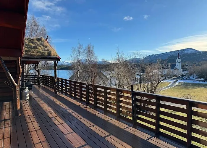 Hébergement de vacances Traditional Norwegian Log Cabin With Sauna By The Sea