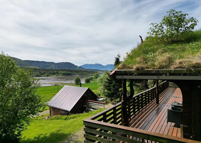 Hébergement de vacances Traditional Norwegian Log Cabin With Sauna By The Sea Tornes